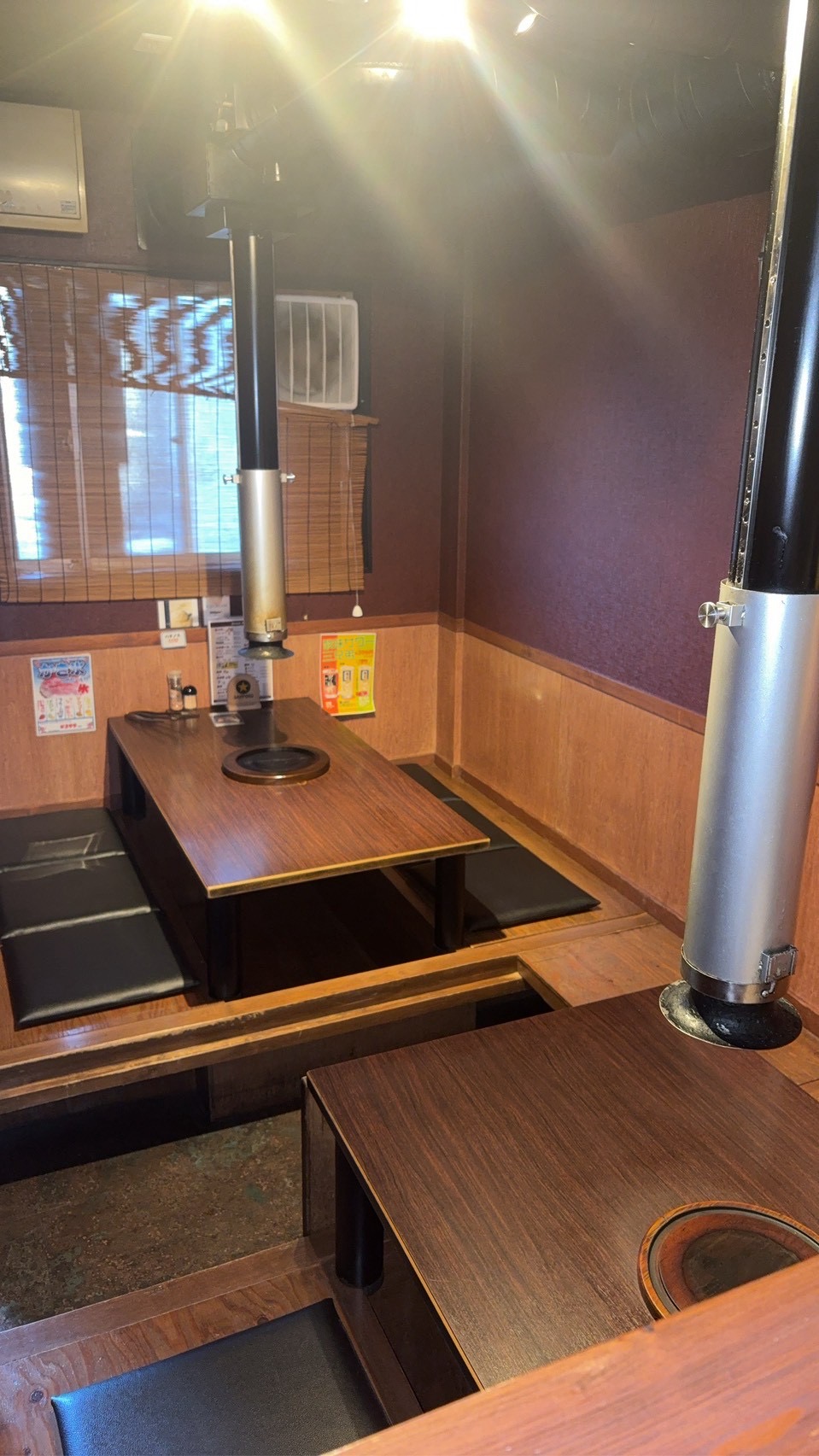 いちらく店内 掘りごたつ席
